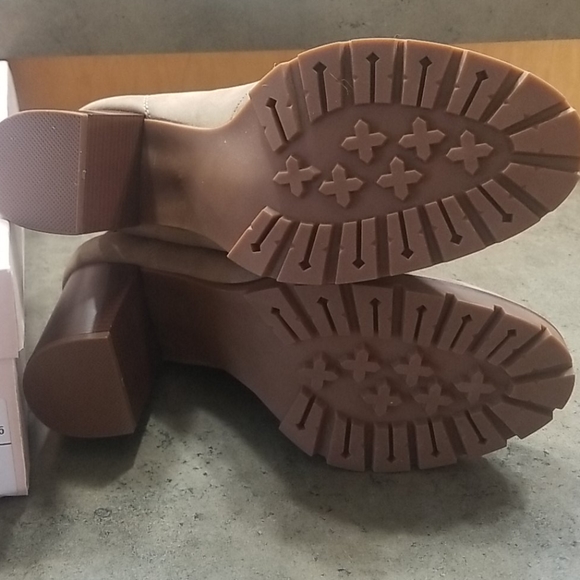 Booties - Picture 3 of 6